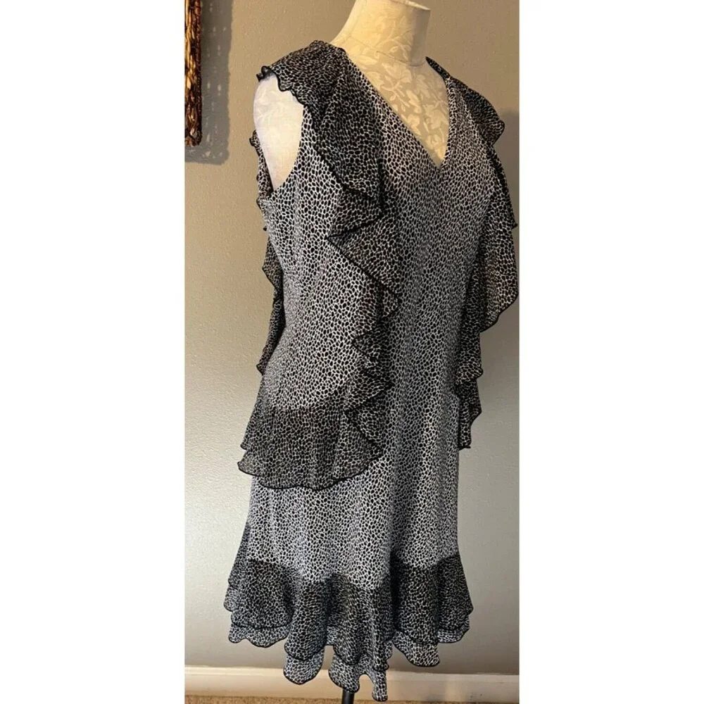 Michael Kors Dress Black White L Large Fluttery Floral Print V Neck Ruffle